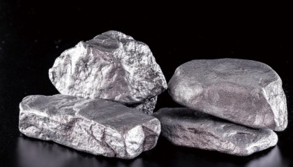 中方一举断了美“命脉”！这次不是美债，7国走投无路求中方放一马