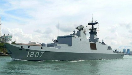 两岸军舰狭路相逢，052D贴脸威慑：解放军在台海实现新突破