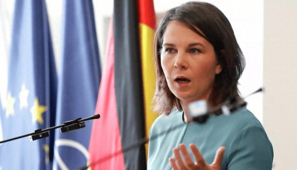 德外长称世界进入“邪恶时代”,乌克兰成冲突中可悲祭品,泽连斯基如何化解大国博弈?