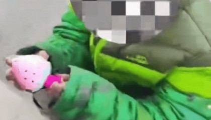 当地妇联回应“妈妈去世，8岁女孩冬天穿拖鞋外出”：已联合民政等部门介入帮扶