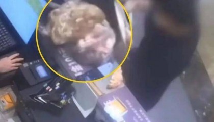 上海两女子吃159元自助，偷偷“打包”近400元菜品