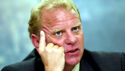 国足队史唯一一次！体坛：霍顿下课有十五六名国脚站出来公开反对