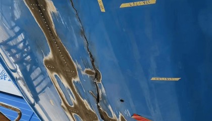 南航一波音飞机落地时疑“擦机尾”，此前曾有“盲降进近”引发类似事故，白云机场回应