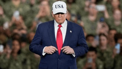 特朗普亲自向美军下令，一旦发现俄罗斯异动，核弹随时在本土起爆