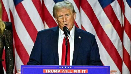 美国不敢再狂了，特朗普4字喊话中国，话音刚落，中方火速回应