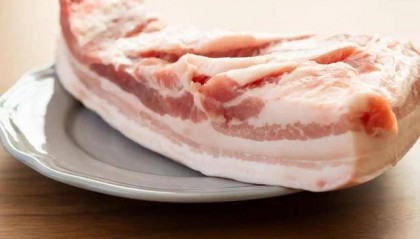 长期吃久冻的肉危害大?冰箱里的肉冻多久就不能吃了?医生说清楚