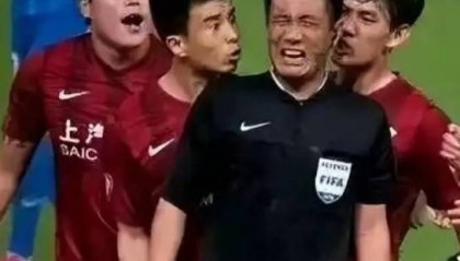 记者谈谭海：印象最深的是红牌球员没给罚下，最后间接绝杀泰山