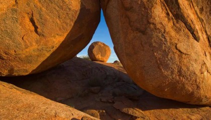 市场高度关联SEC审批比特币ETF进展,衍生品交易注意行情高度波动