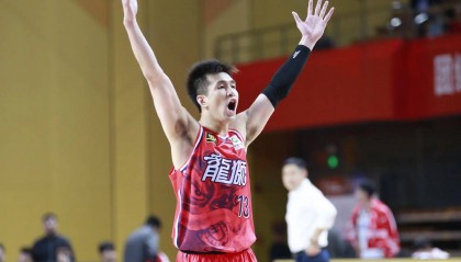 半场好球！郭艾伦仅得7分3助 腿部不适提前下班