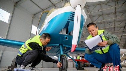 首架国产“毒蛇”飞机河北衡水正式下线交付