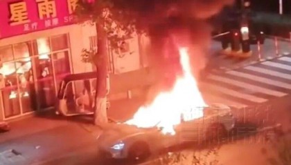 小米SU7常州再起火！车主称“锂电池未及时取出”