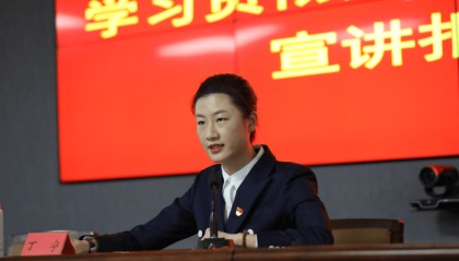 乒乓球奥运冠军丁宁，已任体校校长