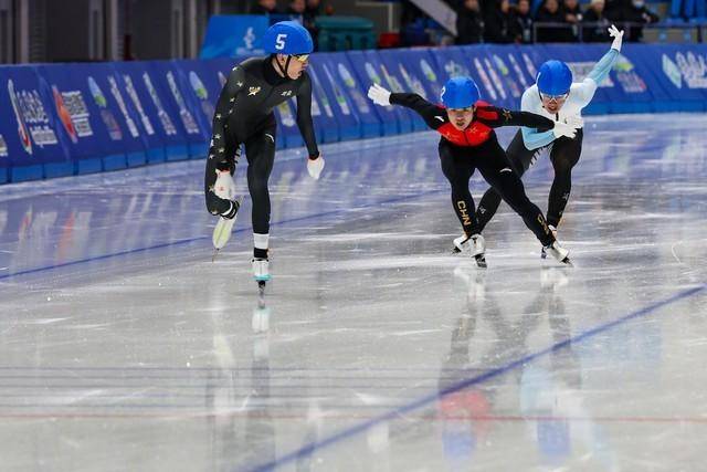 “动”感十足，与佳能EOSR3共舞冰雪“佳”年华