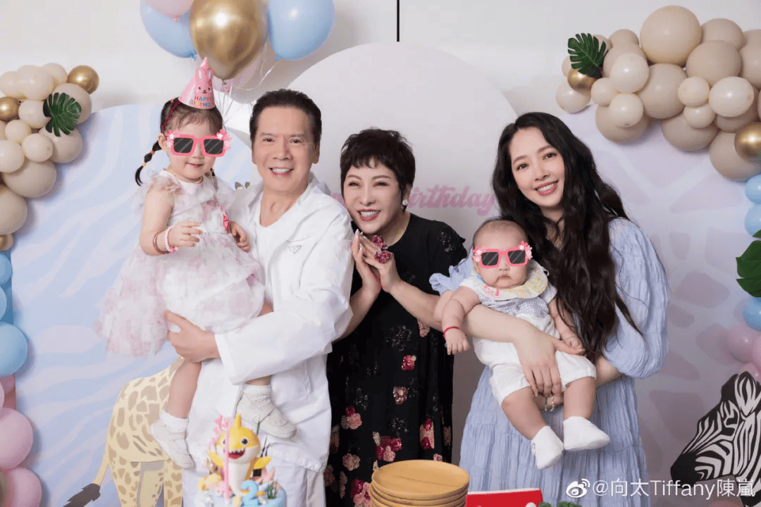 向太回应“向家破产”传闻：珠宝、豪宅都在，还养着1000多名员工；向佐力挺：说话的人请有点底线