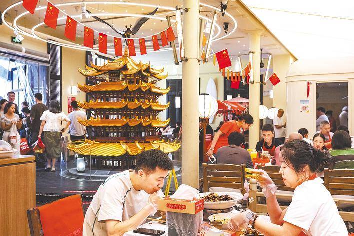 武汉这家餐厅等位排号达3500桌