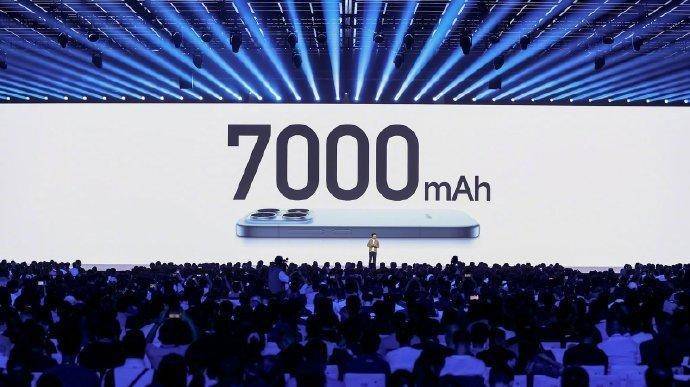 雷军:7000mAh的小米17 立项时大家都非常惊讶
