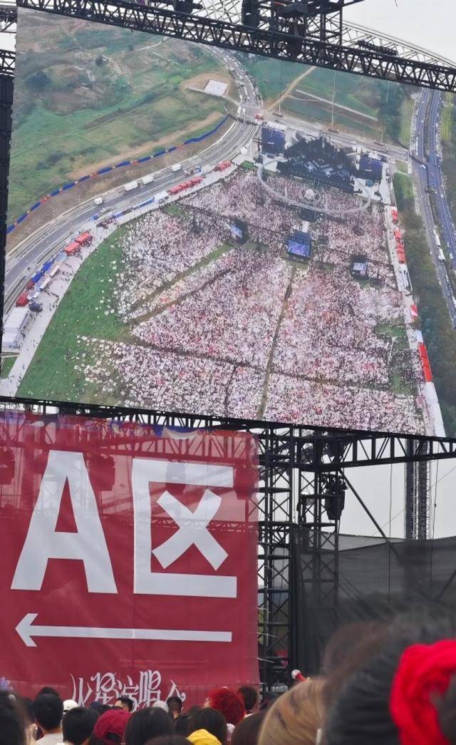 南京“登顶”旅游榜背后:七天六场音乐节,票根经济成流量密码|华夏双节观察