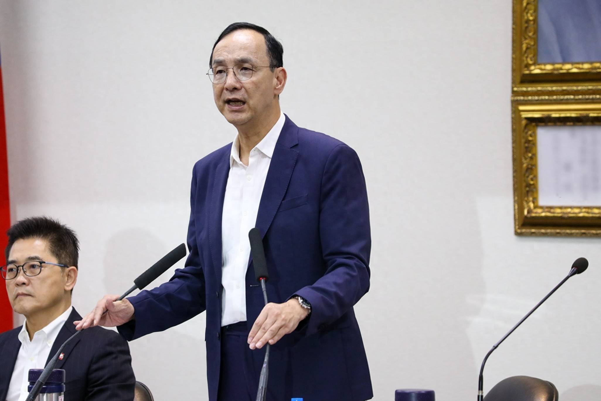 郑丽文当选国民党主席，先攻民进党，不到24小时，赖清德民调崩盘