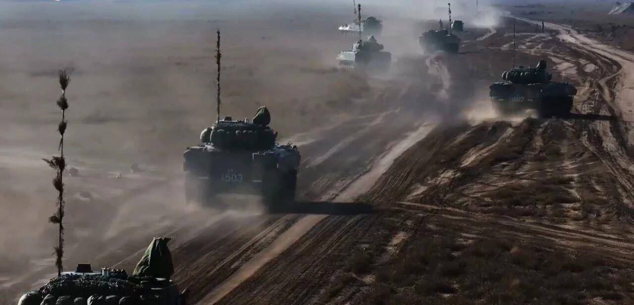 大场面！机器狗、无人机开路，实兵对抗演练画面公布