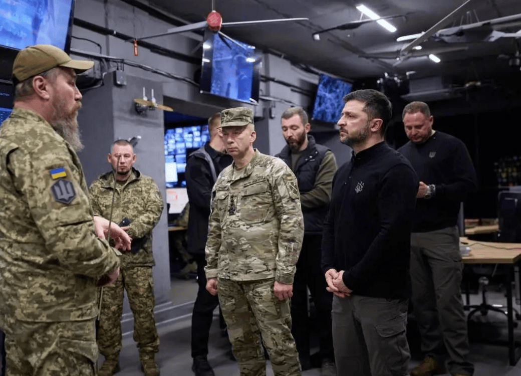 泽连斯基谎言碎了一地，乌军认清事实承认红军城败了，血战到底只为美国？