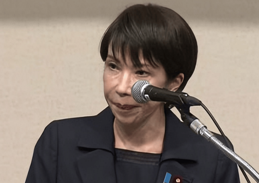 最后2天,高市早苗对中日见面还不死心,外交部直接一句话终结,这2个字相当妙