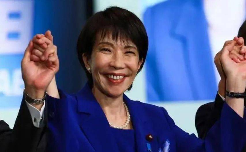 解放军演习延长23天，刘公岛炮声再响，关键时刻，王毅发起一特殊邀请，高市早苗闯大祸了！