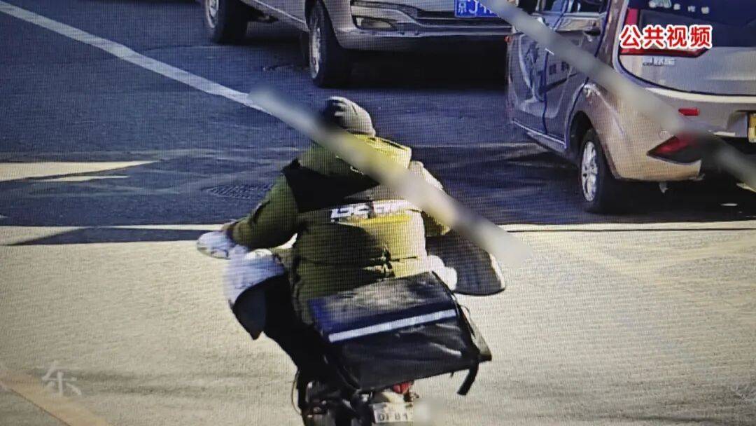 “我回家拿钱赔偿……”北京街头，男子骑电动自行车撞人后逃逸，独留八旬老人瘫倒在地