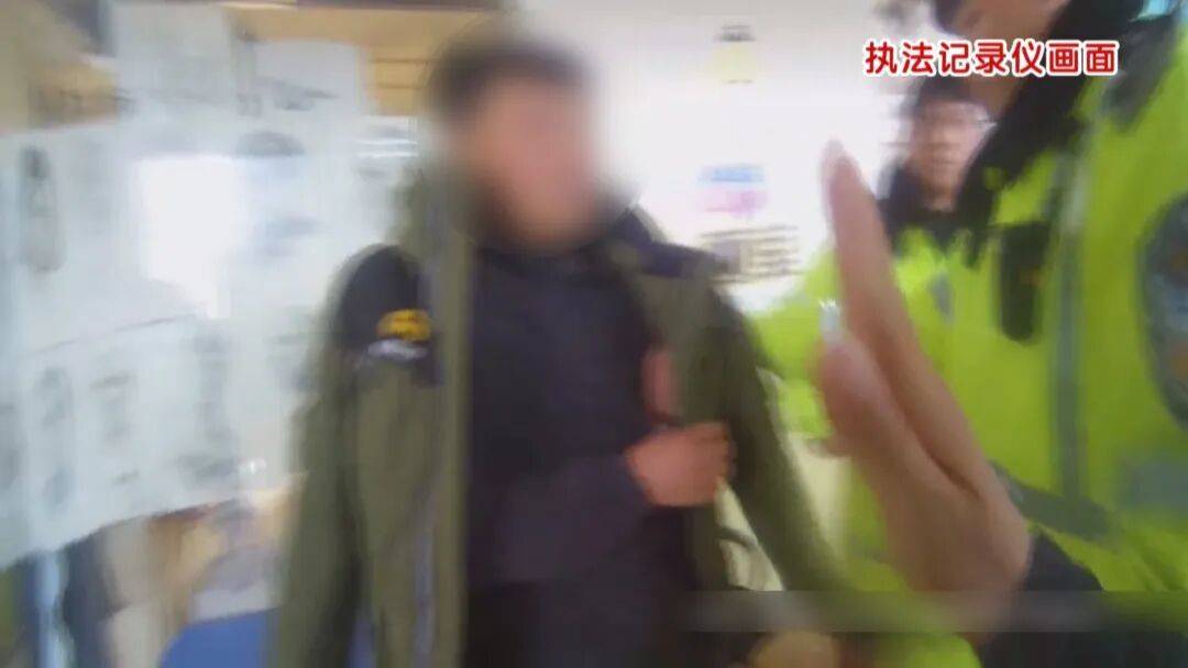 “我回家拿钱赔偿……”北京街头，男子骑电动自行车撞人后逃逸，独留八旬老人瘫倒在地