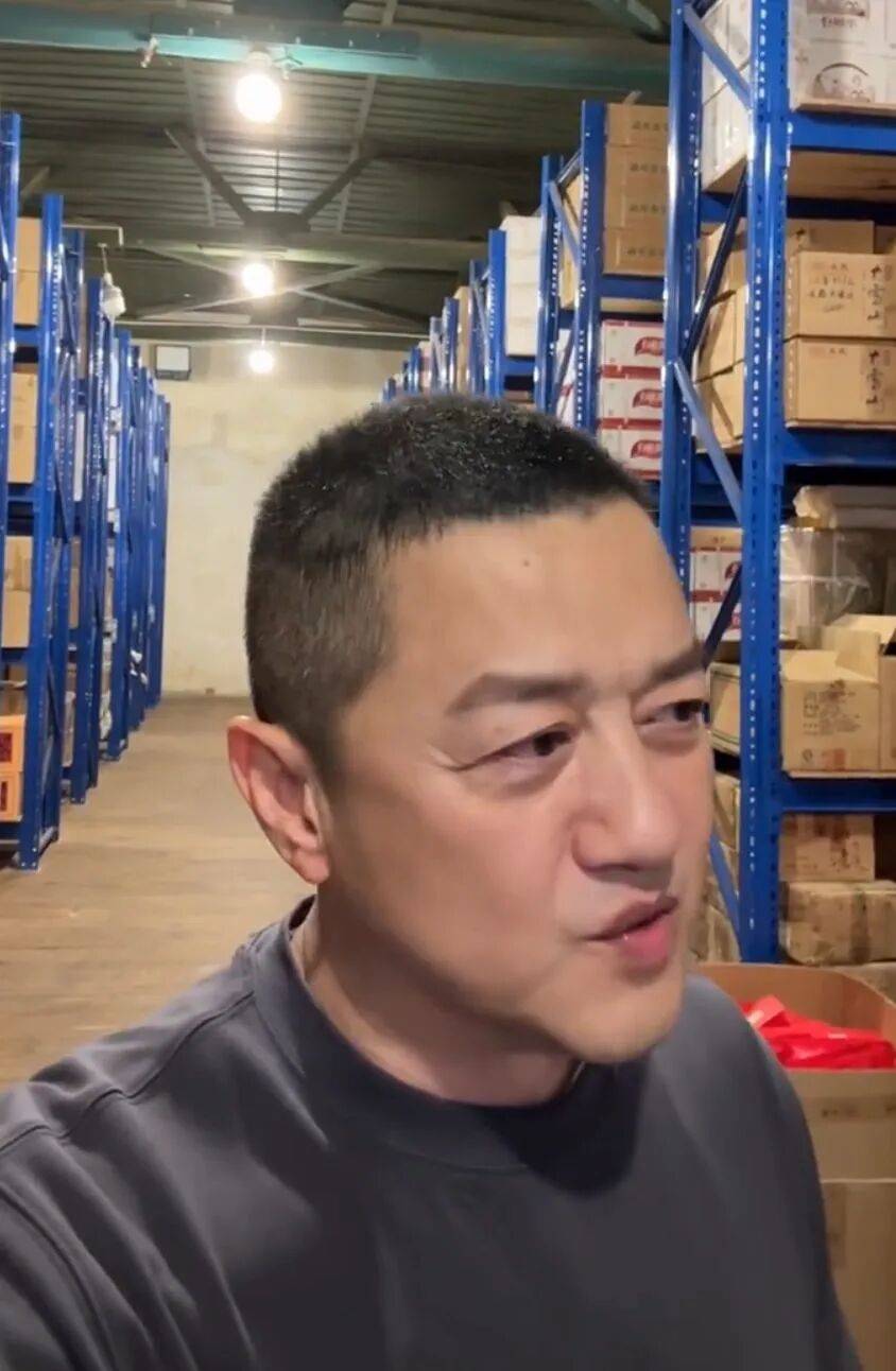 李亚鹏喊话张雪:虽然我们俩不认识,但是你的话我信,请拍卖冠军车时通知一声,我一定号召身边朋友支持
