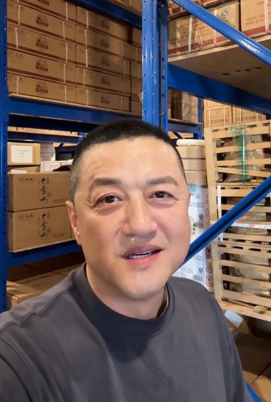李亚鹏喊话张雪:虽然我们俩不认识,但是你的话我信,请拍卖冠军车时通知一声,我一定号召身边朋友支持