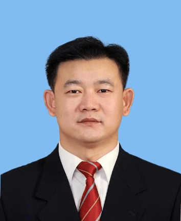 王汝津，任深圳一大学党委书记