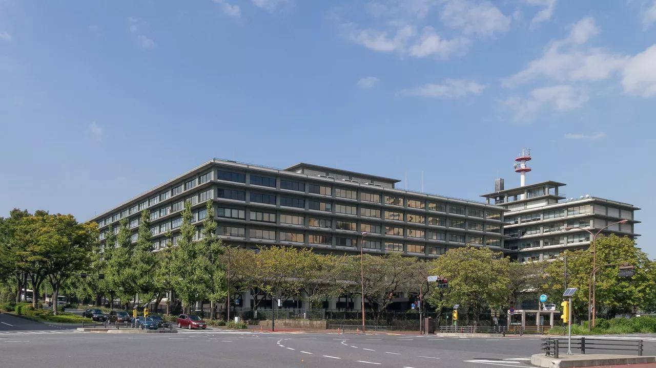 赶在日本夺岛前，中俄敲定共识，必要时动终极王牌，32国已选边站